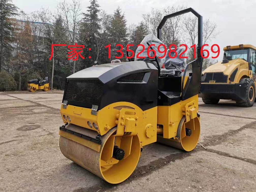 洛工2噸全液壓壓路機